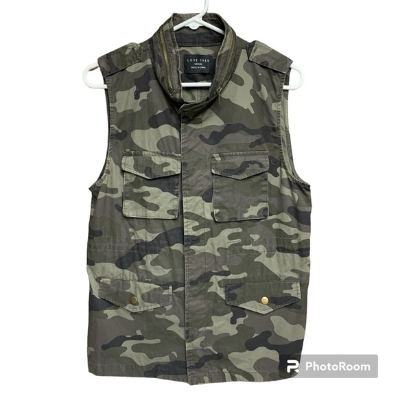 Love Tree size medium camo  button up vest super cool - Picture 1 of 8